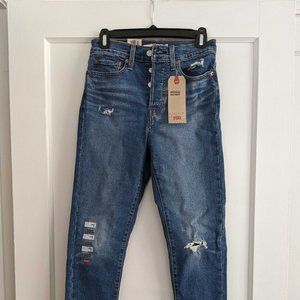 NWT Levi's Wedgie Skinny size 27